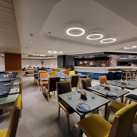 Holiday Inn Express & Suites Jaipur Gopalpura Bagian luar foto