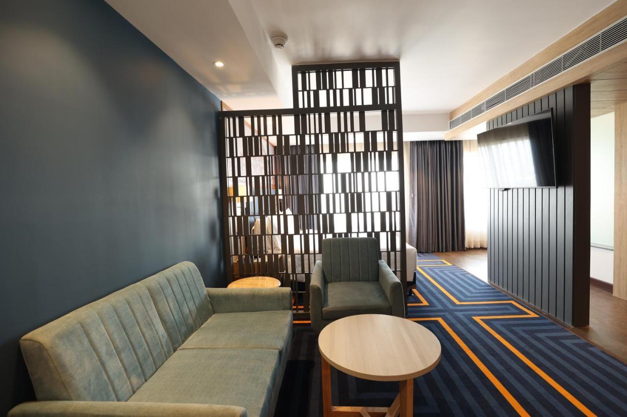 Holiday Inn Express & Suites Jaipur Gopalpura Bagian luar foto