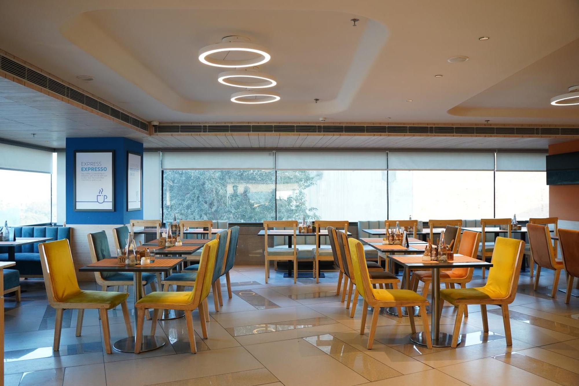 Holiday Inn Express & Suites Jaipur Gopalpura Bagian luar foto