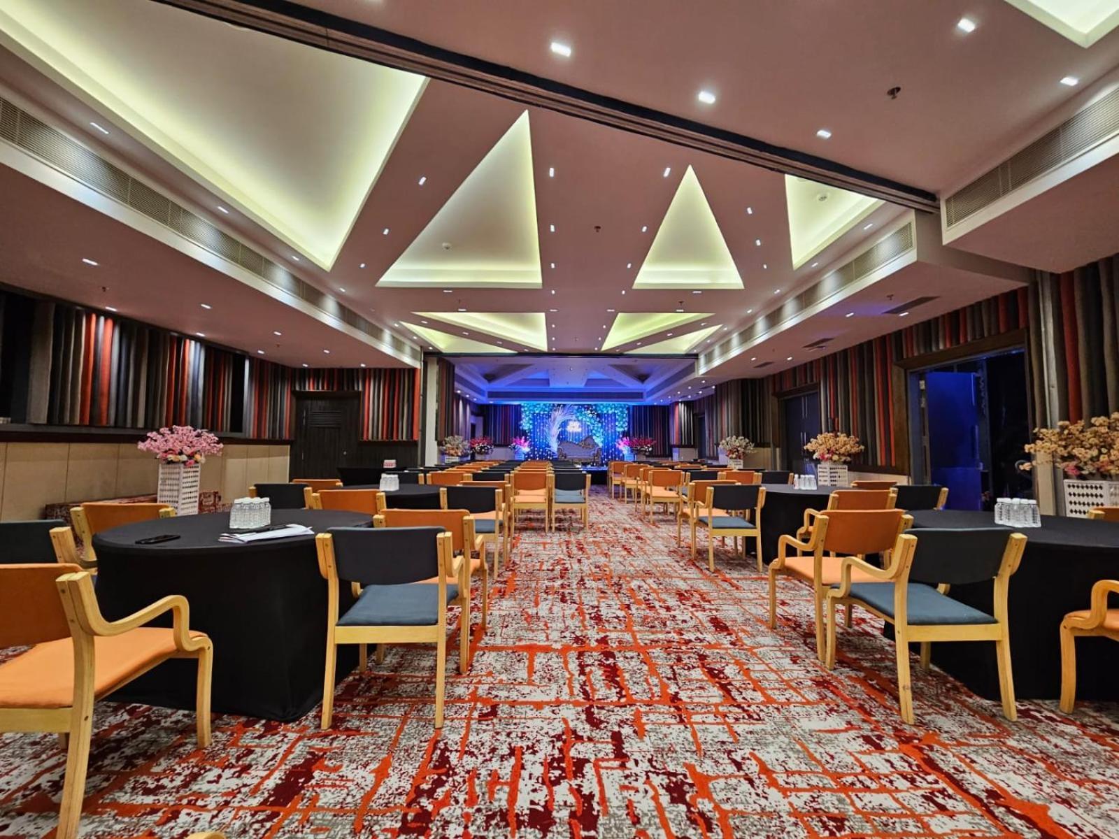 Holiday Inn Express & Suites Jaipur Gopalpura Bagian luar foto