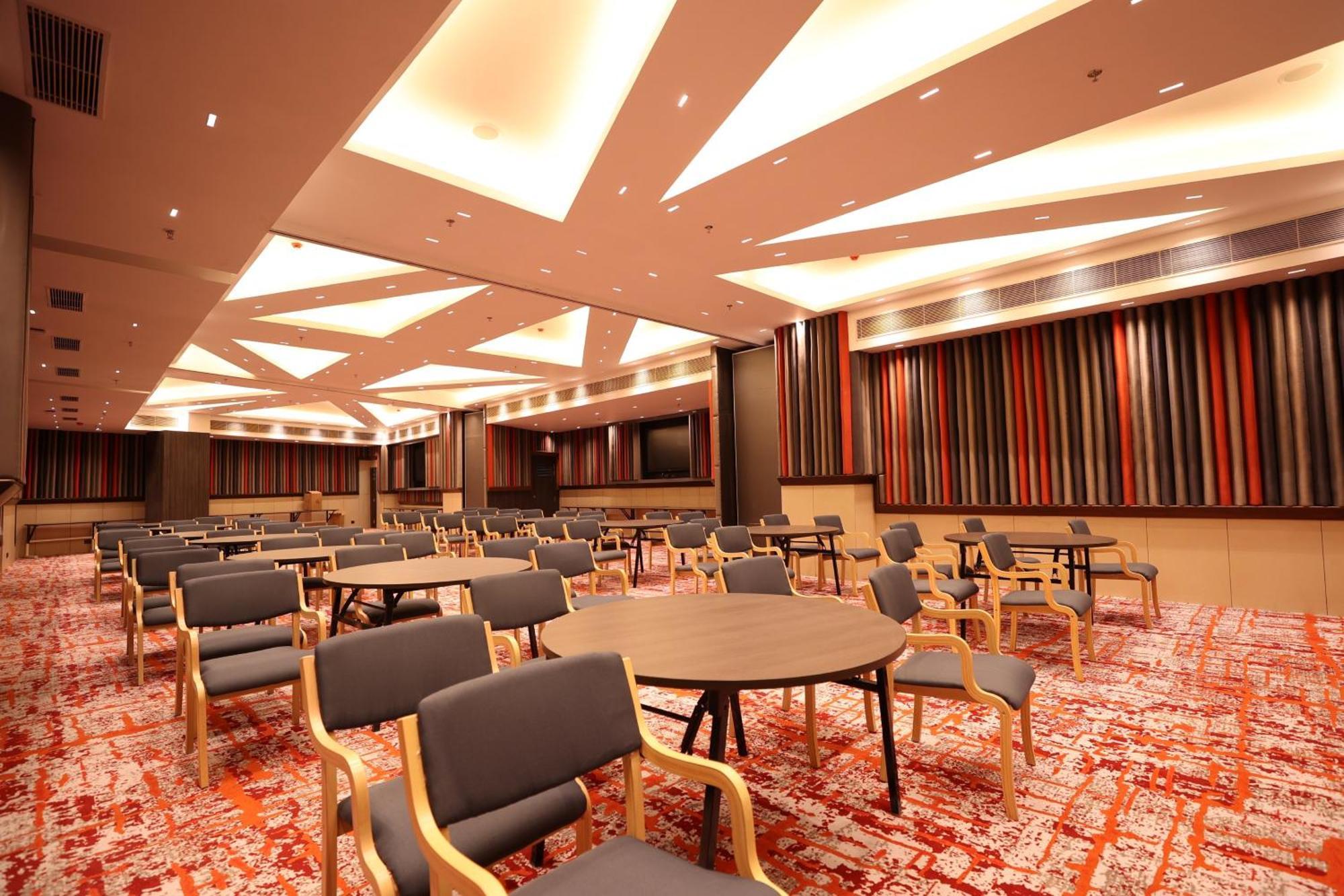 Holiday Inn Express & Suites Jaipur Gopalpura Bagian luar foto