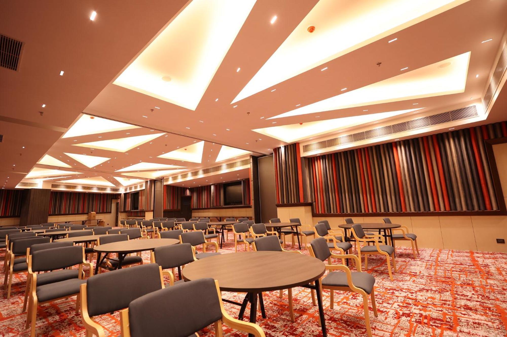 Holiday Inn Express & Suites Jaipur Gopalpura Bagian luar foto