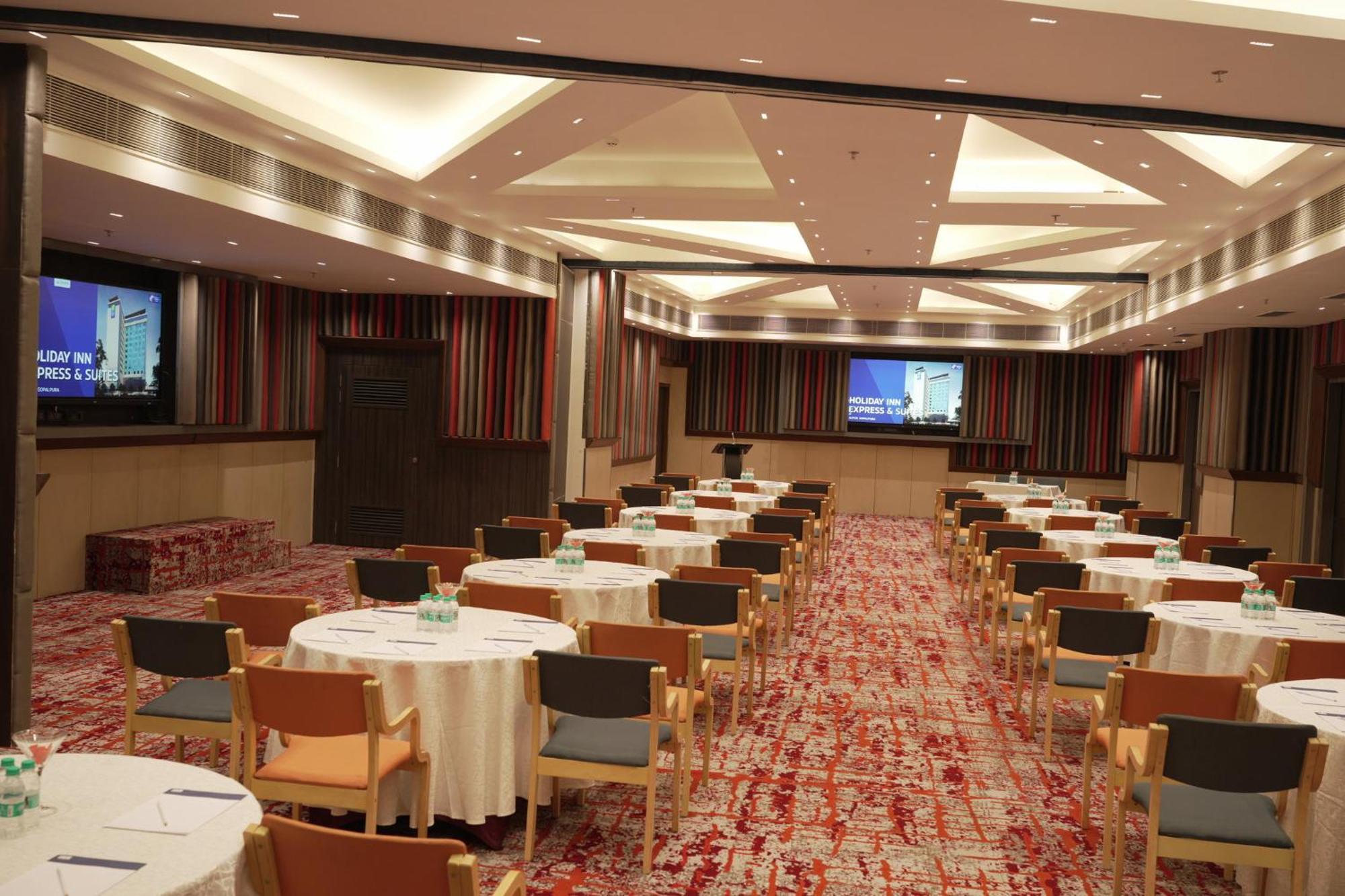 Holiday Inn Express & Suites Jaipur Gopalpura Bagian luar foto